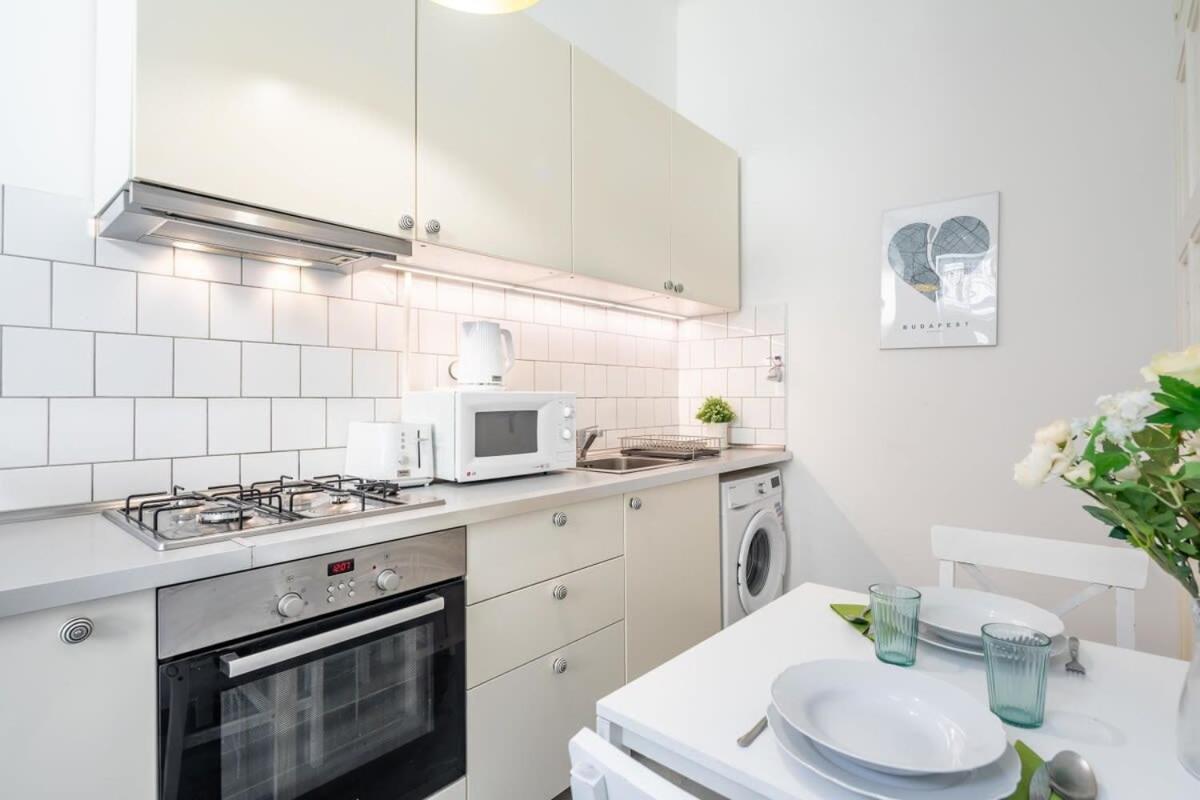 Lovely & Cozy Home With A C Boedapest Buitenkant foto